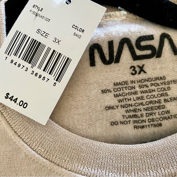 NWT Belk Cream NASA Graphic Women's Crewneck Sweater - Picture 9 of 9